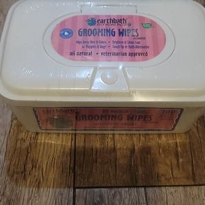 Grooming wipes